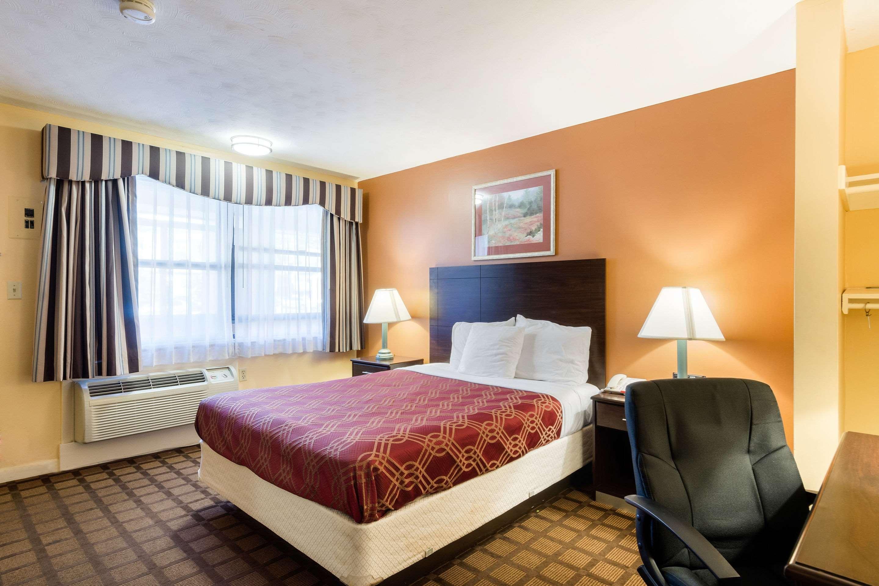 Econo Lodge Boston-Malden Exteriör bild