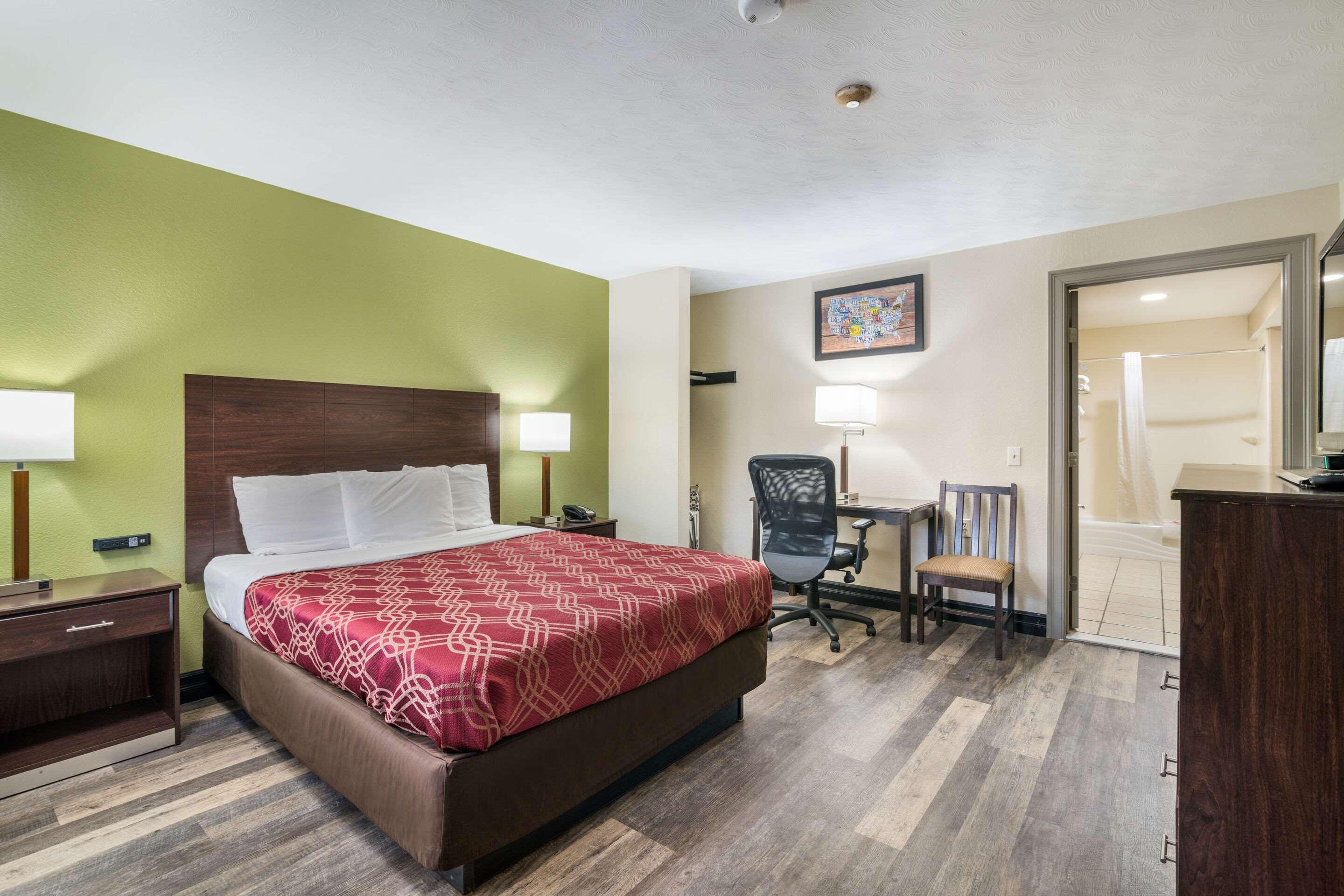 Econo Lodge Boston-Malden Exteriör bild