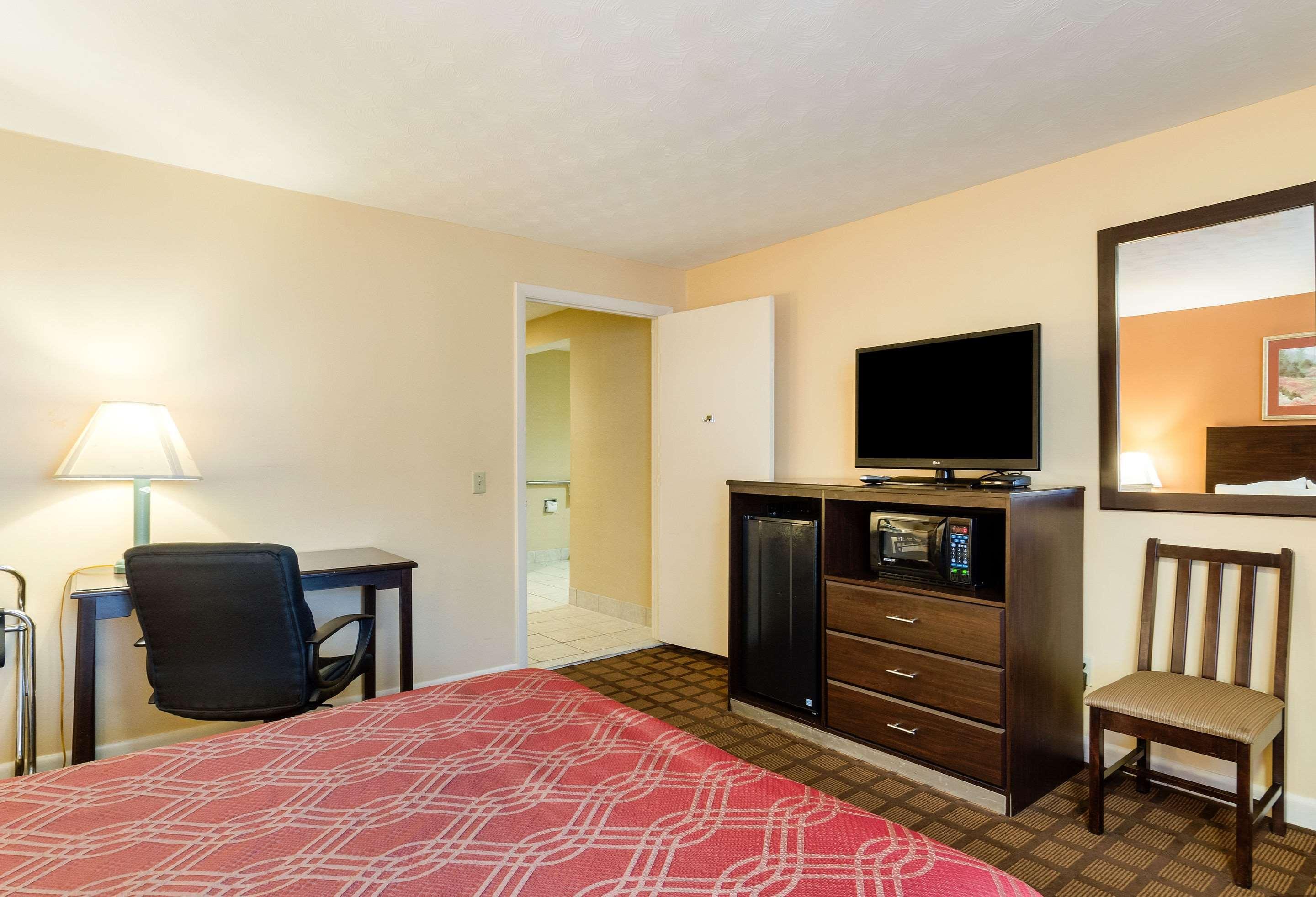 Econo Lodge Boston-Malden Exteriör bild