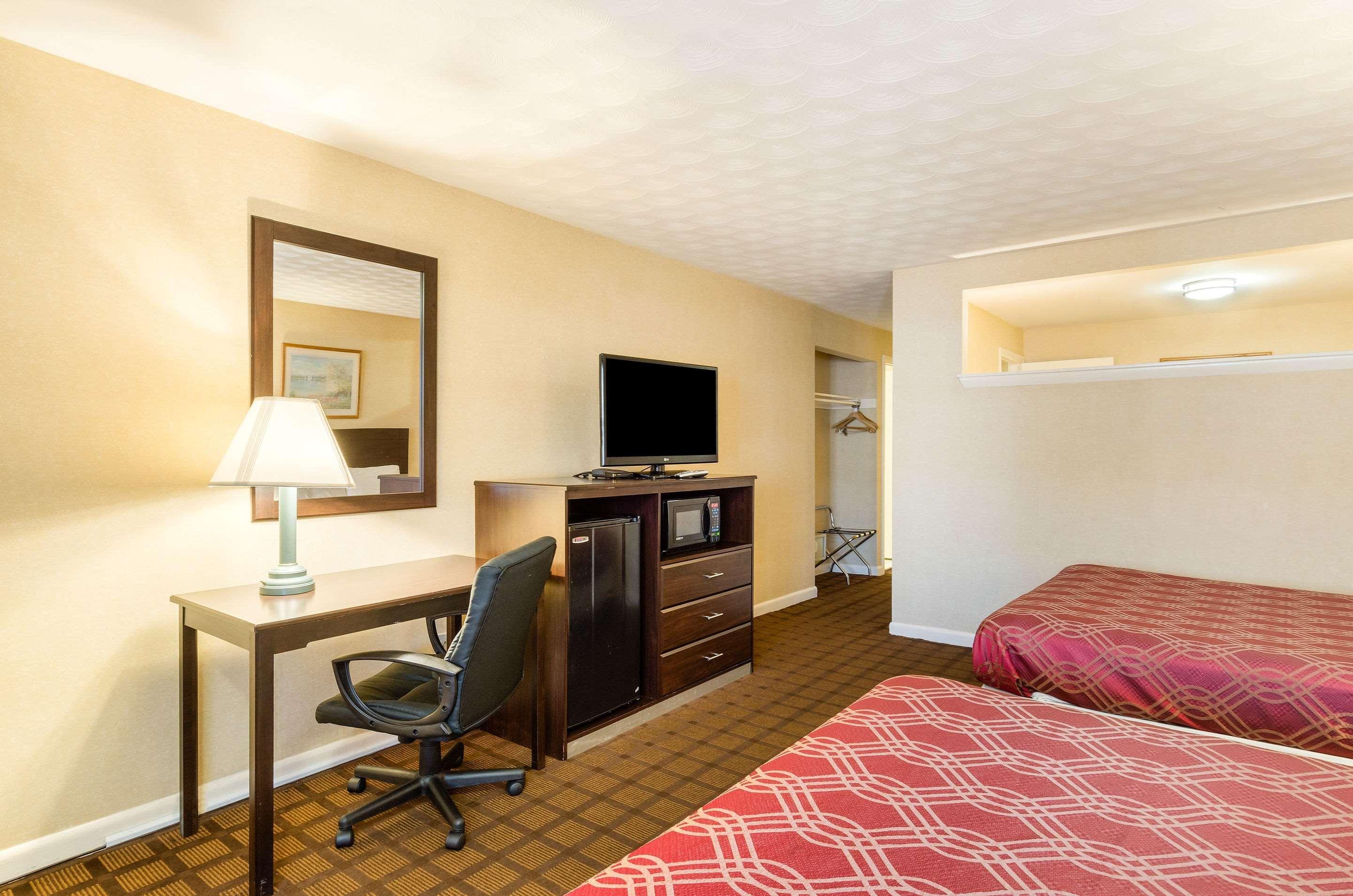 Econo Lodge Boston-Malden Exteriör bild