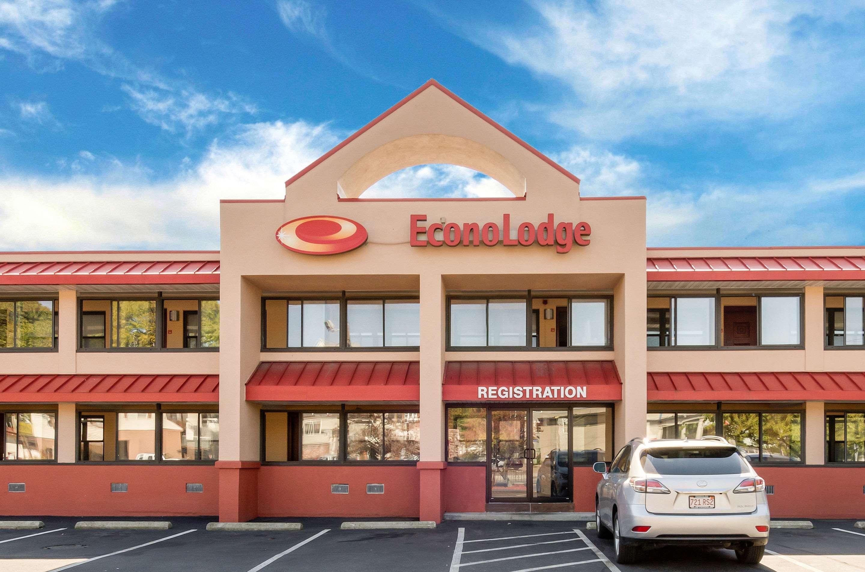 Econo Lodge Boston-Malden Exteriör bild