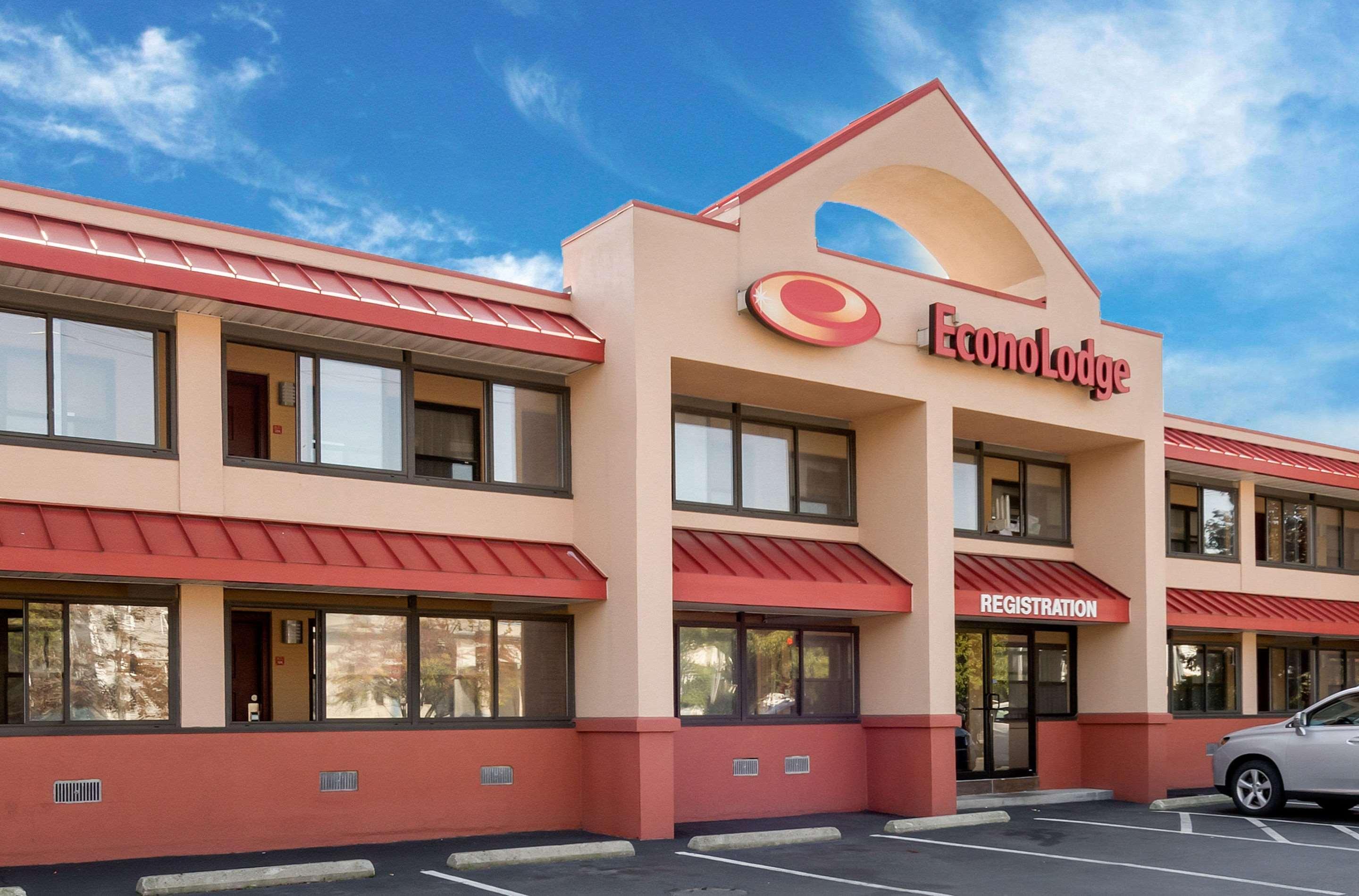 Econo Lodge Boston-Malden Exteriör bild